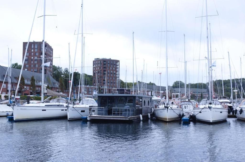 Hausboot Fjord Meeresbrise Mit Dachterrasse In フレンスブルク エクステリア 写真