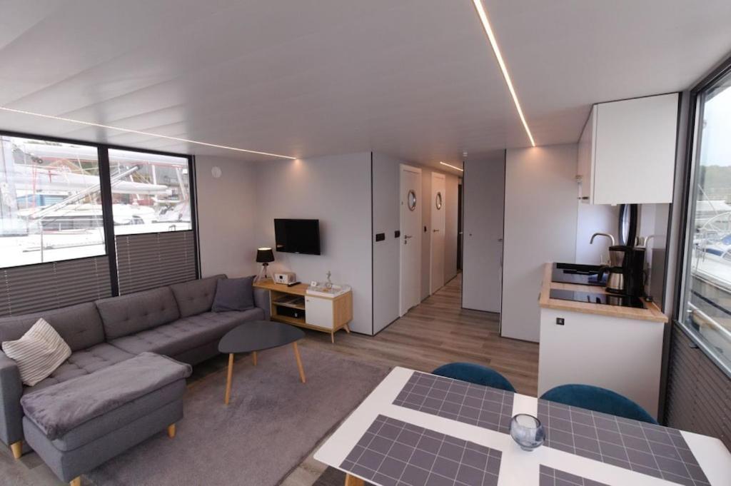 Hausboot Fjord Meeresbrise Mit Dachterrasse In フレンスブルク エクステリア 写真