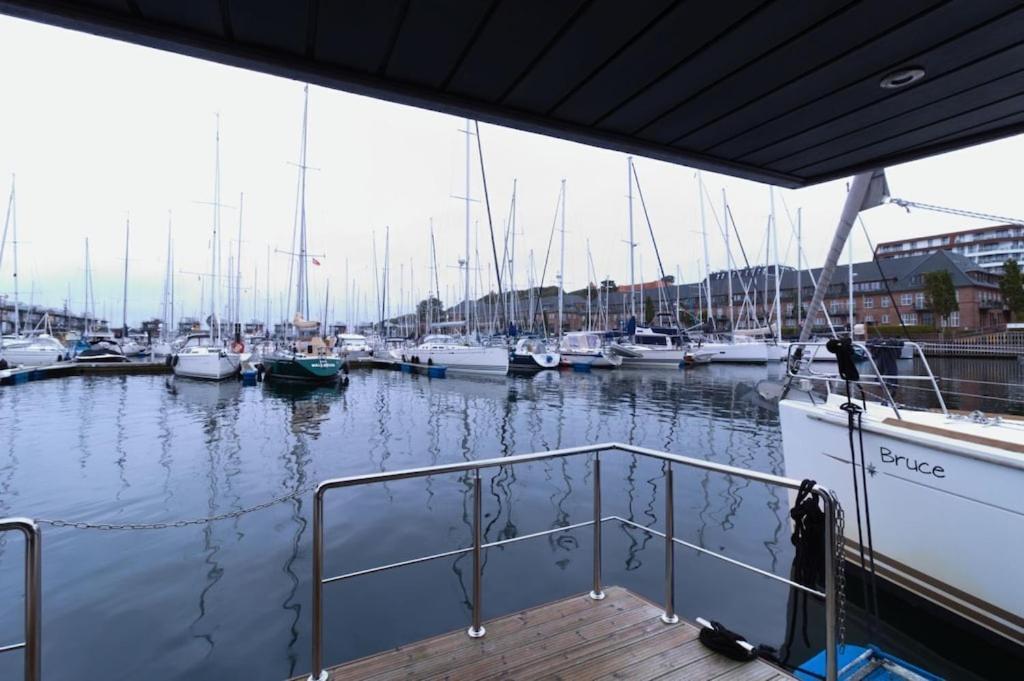 Hausboot Fjord Meeresbrise Mit Dachterrasse In フレンスブルク エクステリア 写真