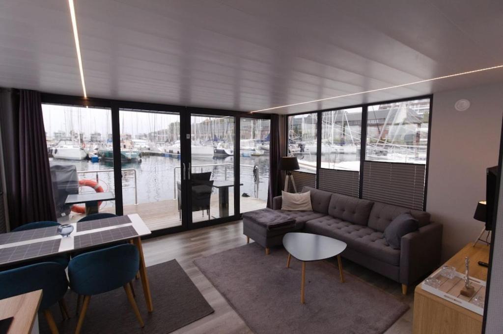 Hausboot Fjord Meeresbrise Mit Dachterrasse In フレンスブルク エクステリア 写真