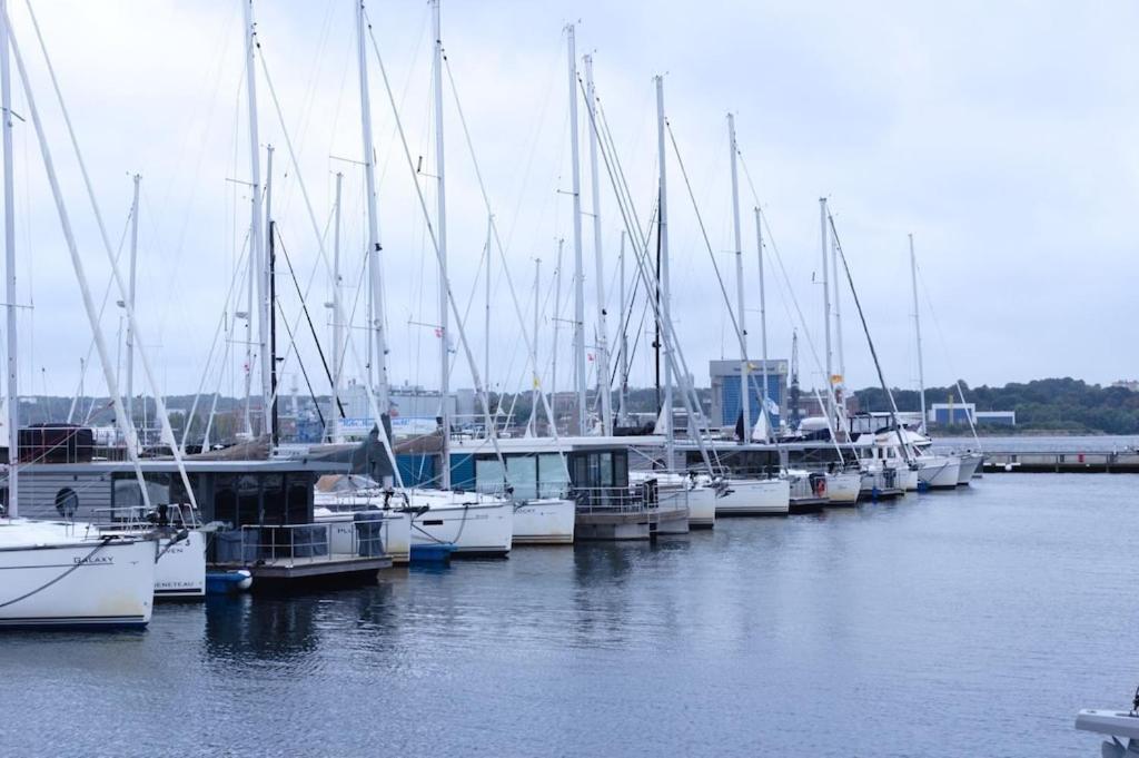 Hausboot Fjord Meeresbrise Mit Dachterrasse In フレンスブルク エクステリア 写真